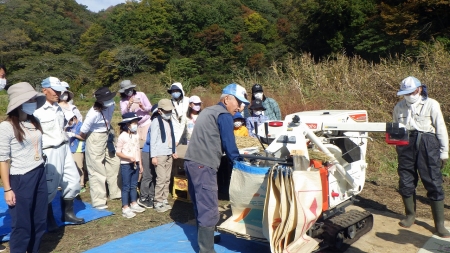 機械の脱穀機