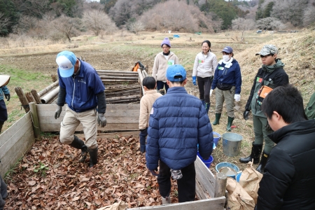 落ち葉を踏む