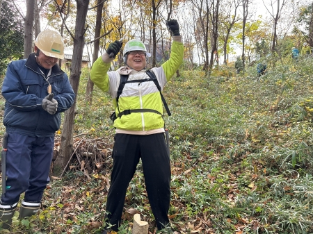 間伐に成功してガッツポーズ